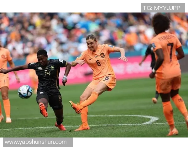 西班牙女足与南非女足激战正酣谁能在世界杯舞台上脱颖而出