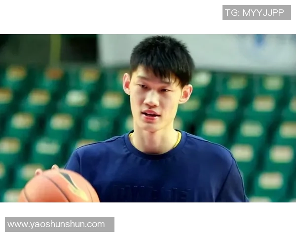 胡金秋：从青涩少年到篮球明星的成长之路与辉煌成就