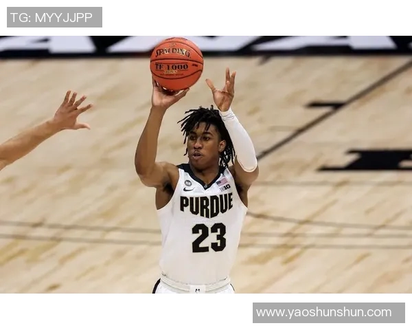 杰登艾维的崛起之路：从高校明星到NBA新星的奋斗历程