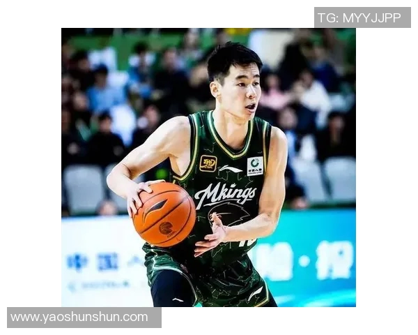 郭昊文的篮球之路：从青涩少年到职业赛场的奋斗与成长