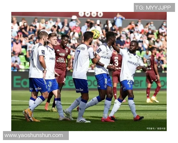 阿伯丁与维京的激烈对决揭示足球战术与团队合作的重要性 阿伯丁与维京的激烈对决揭示足球战术与团队合作的重要性