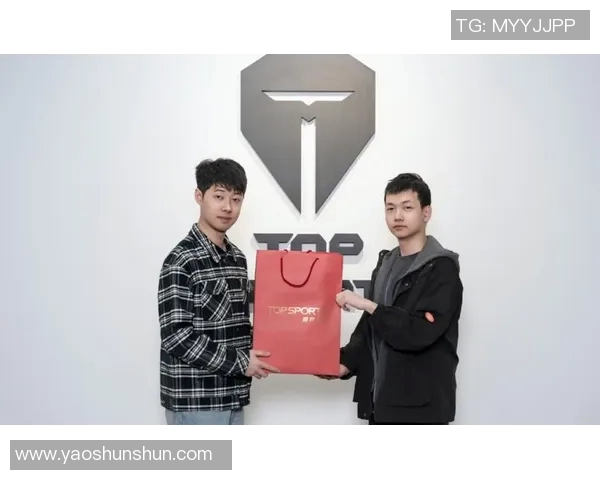 TES团队默契提升显著职业联赛中配合表现引人注目