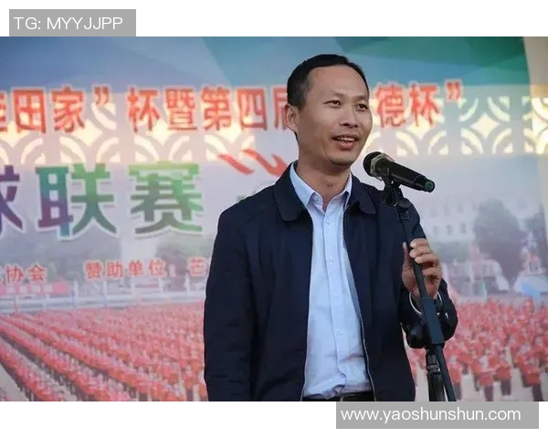 杨伟独家揭秘：深入解析足球技巧与战术心得分享